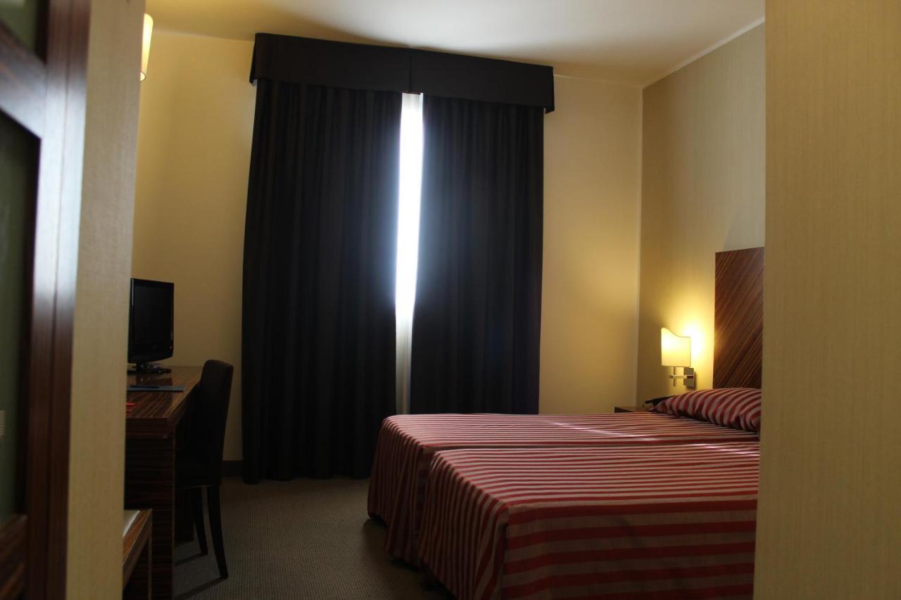 Mh Hotel Piacenza Fiera Dış mekan fotoğraf