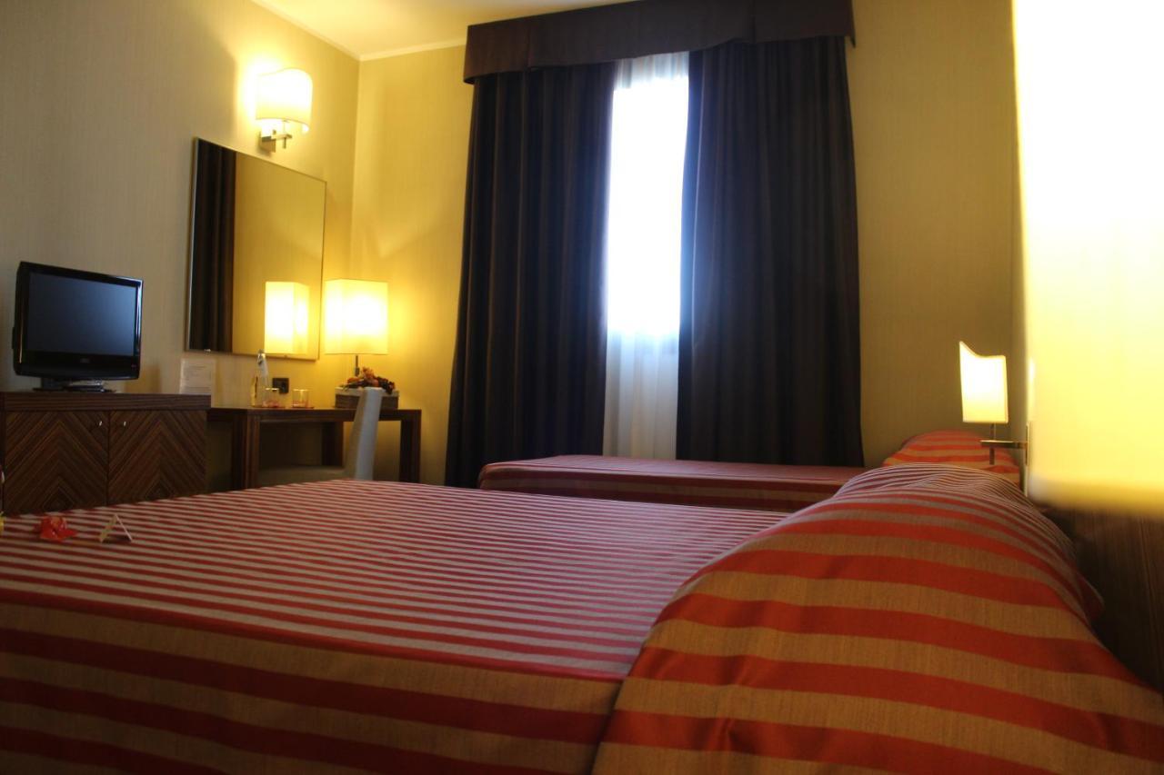 Mh Hotel Piacenza Fiera Dış mekan fotoğraf