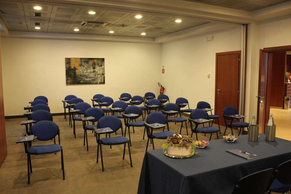 Mh Hotel Piacenza Fiera Konforlar fotoğraf