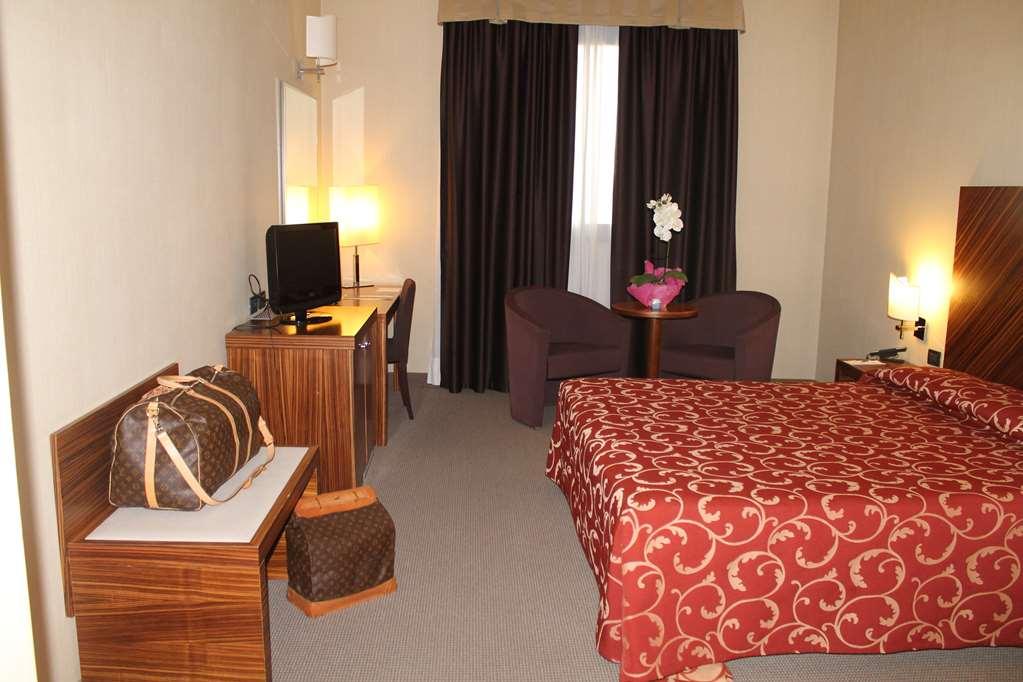 Mh Hotel Piacenza Fiera Oda fotoğraf